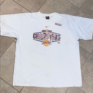 Vintage NBA 2002 Champions LA Lakers 3 Peat TShirt